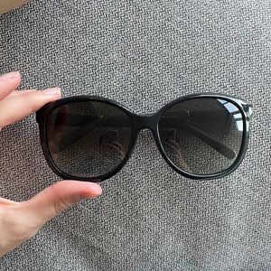 CHLOE black sunglasses
